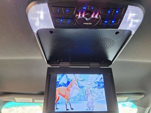 Used 2014 Ford Explorer XLT w/ Equipment Group 202A image 21