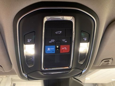 Used 2024 Jeep Wagoneer Series II image 20