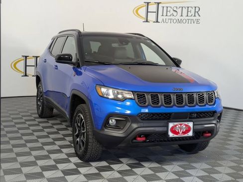 Certified 2026 Jeep Compass Trailhawk w/ Sun, Sound & Navigation Group AWD/4WD image 2