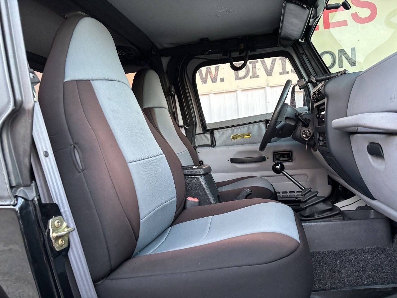Used 1998 Jeep Wrangler SE AWD/4WD image 43