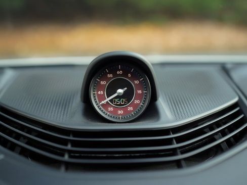 Used 2022 Porsche Taycan image 30