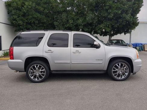 Used 2011 GMC Yukon SLE image 8