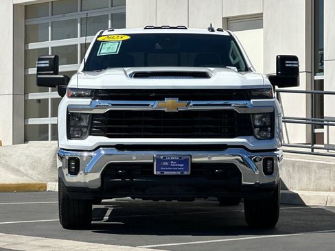 Used 2025 Chevrolet Silverado 2500 LT w/ Texas Edition AWD/4WD image 8