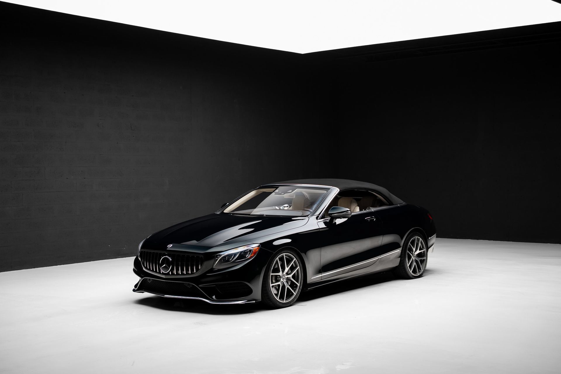 Used 2019 Mercedes-Benz S 560 Cabriolet image 4