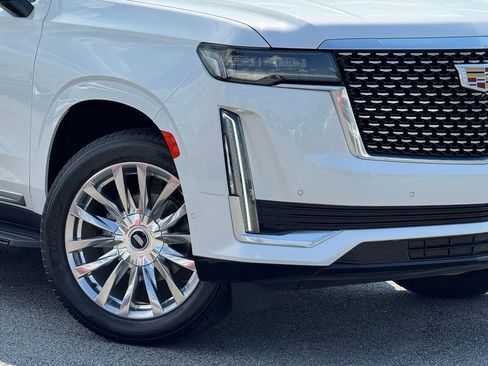 Used 2021 Cadillac Escalade Premium Luxury AWD/4WD image 12