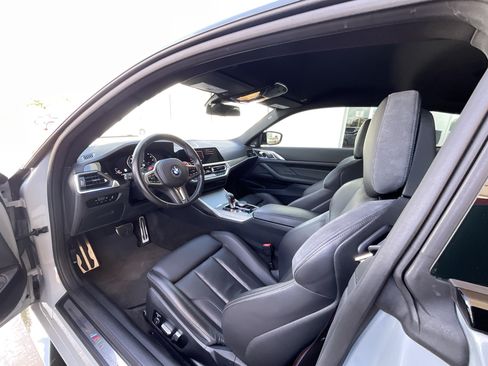 Used 2022 BMW M4 Competition w/ Executive Package RWD image 9