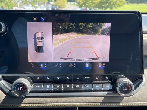 Used 2025 Chevrolet Colorado ZR2 w/ Technology Package image 13
