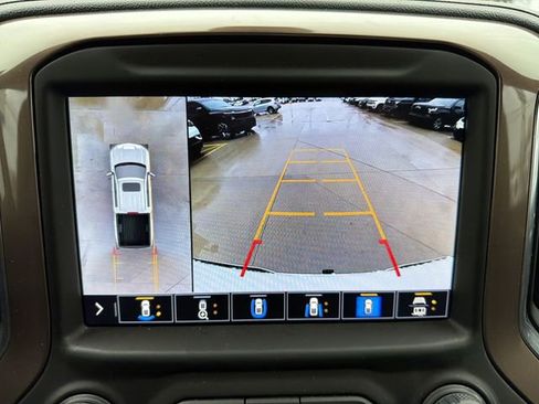 Used 2022 Chevrolet Silverado 1500 High Country w/ Technology Package AWD/4WD image 19