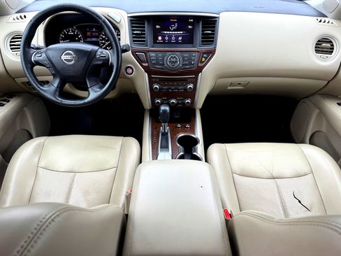 Used 2019 Nissan Pathfinder Platinum image 24