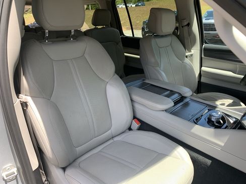 Used 2024 Jeep Wagoneer L Series II w/ Flexible Seating Group AWD/4WD image 41