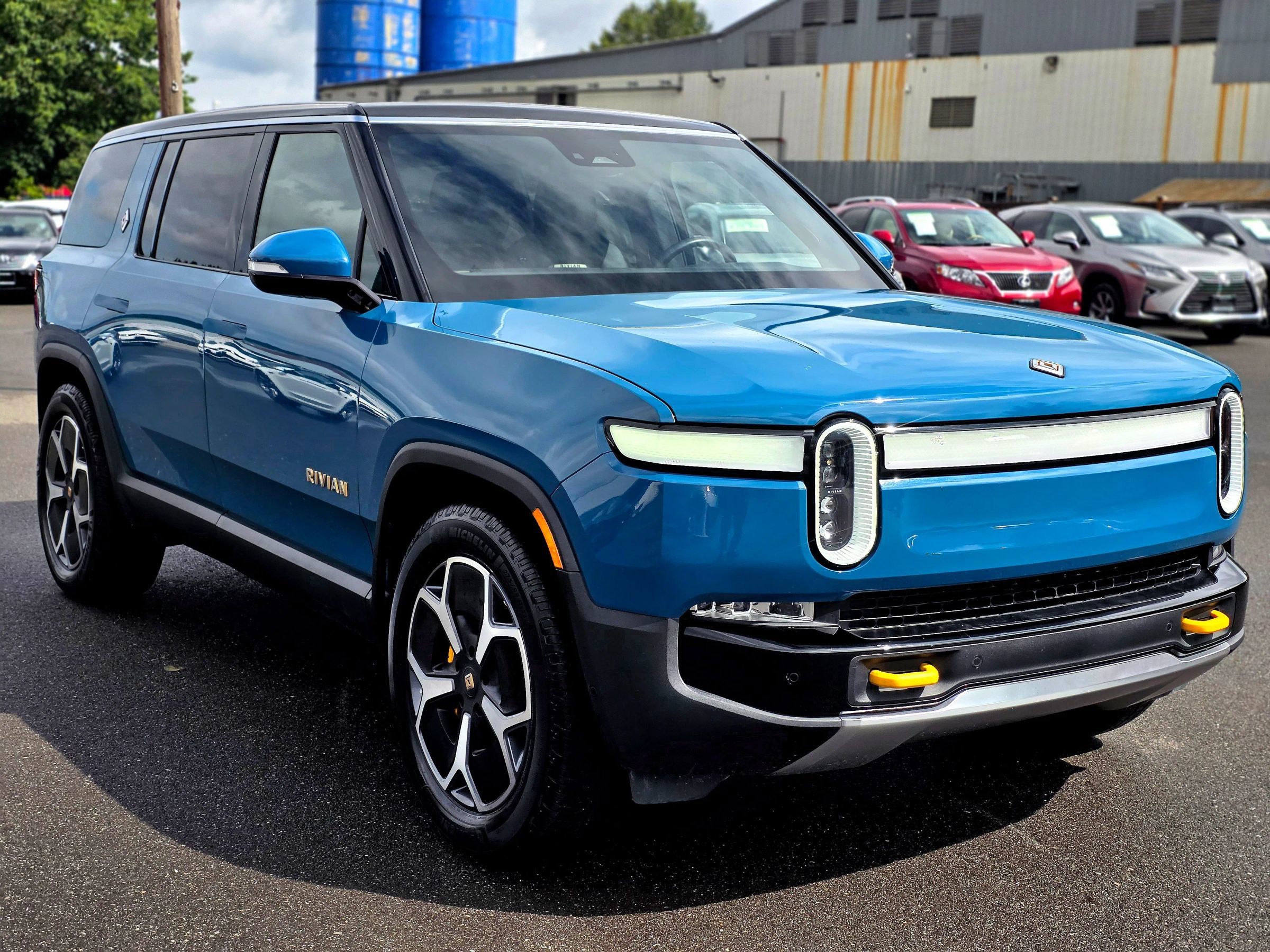 Used 2023 Rivian R1S Adventure Quad AWD/4WD image 1