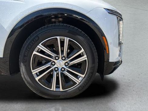 Used 2024 Cadillac Lyriq Luxury image 14