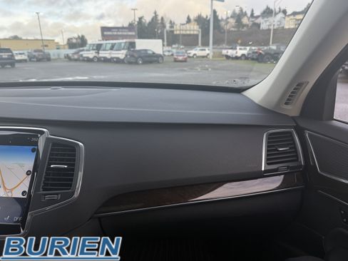 Used 2019 Volvo XC90 T6 Momentum w/ Advanced Package image 23