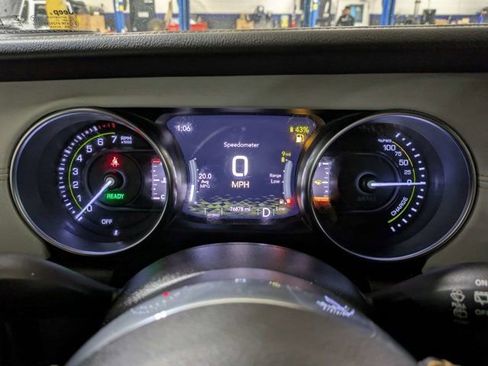 Used 2021 Jeep Wrangler Unlimited Sahara AWD/4WD image 28