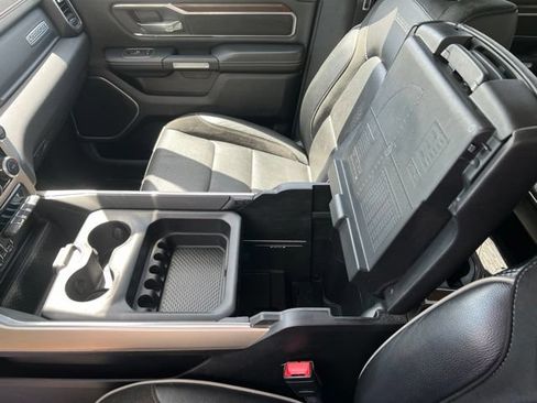 Used 2022 RAM 1500 Laramie AWD/4WD image 18