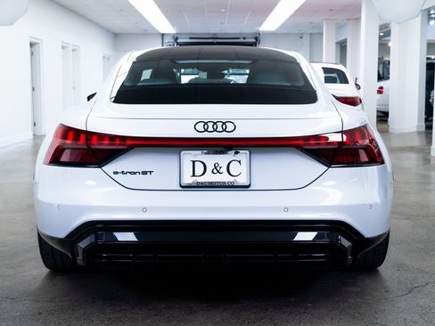 Used 2022 Audi e-tron GT Prestige w/ Prestige Package image 5