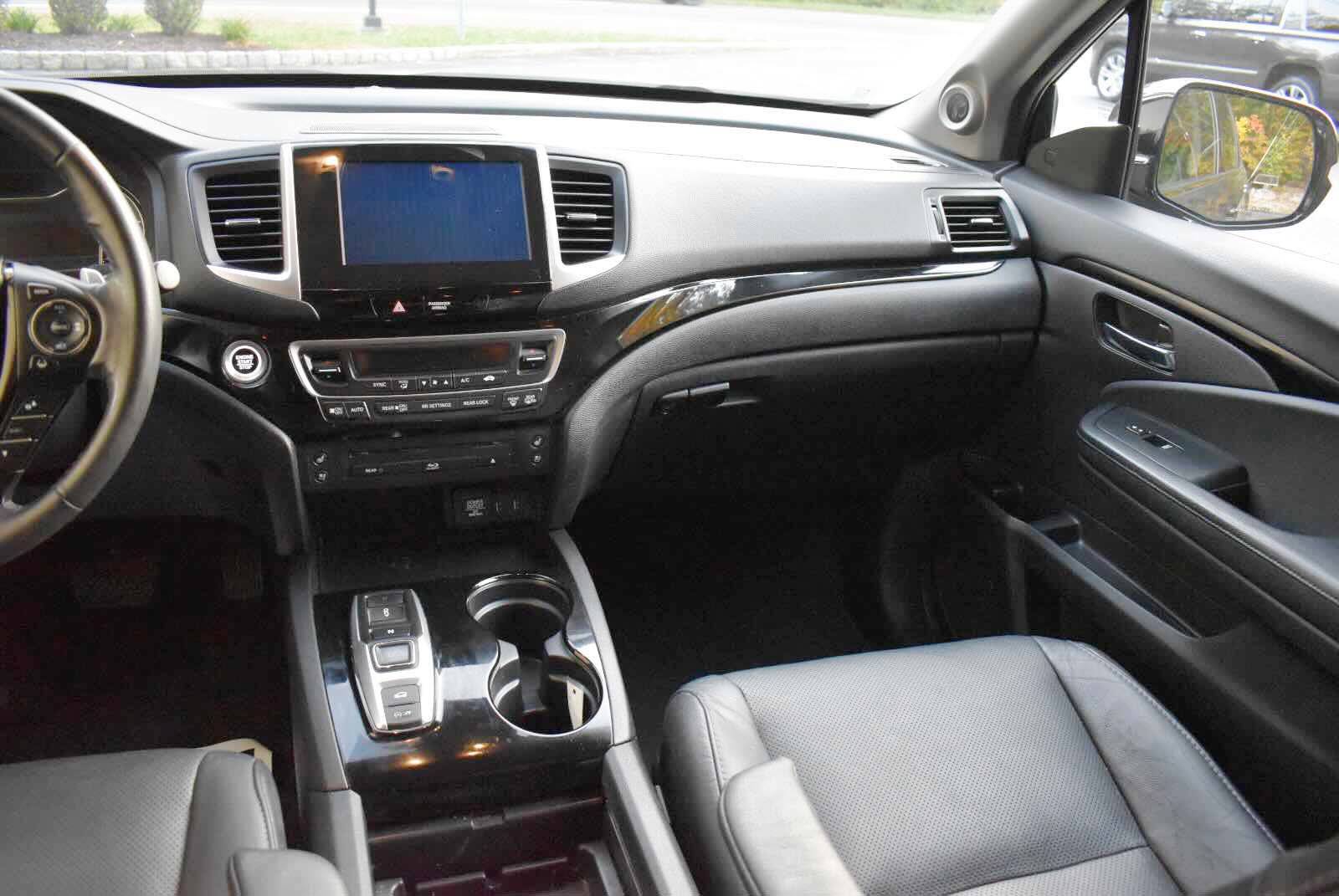 Used 2017 Honda Pilot Elite image 10