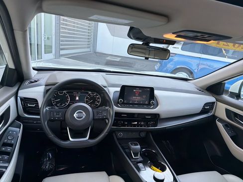 Used 2021 Nissan Rogue SV w/ Premium Package AWD/4WD image 13