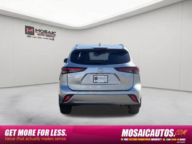 Used 2024 Toyota Highlander Platinum AWD/4WD image 6
