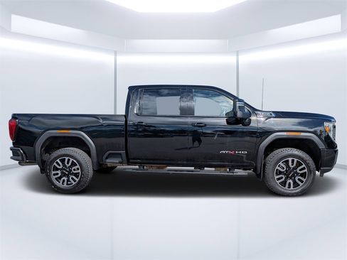Used 2023 GMC Sierra 2500 AT4 image 2