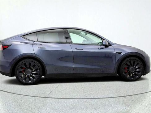 Used 2022 Tesla Model Y Performance AWD/4WD image 3