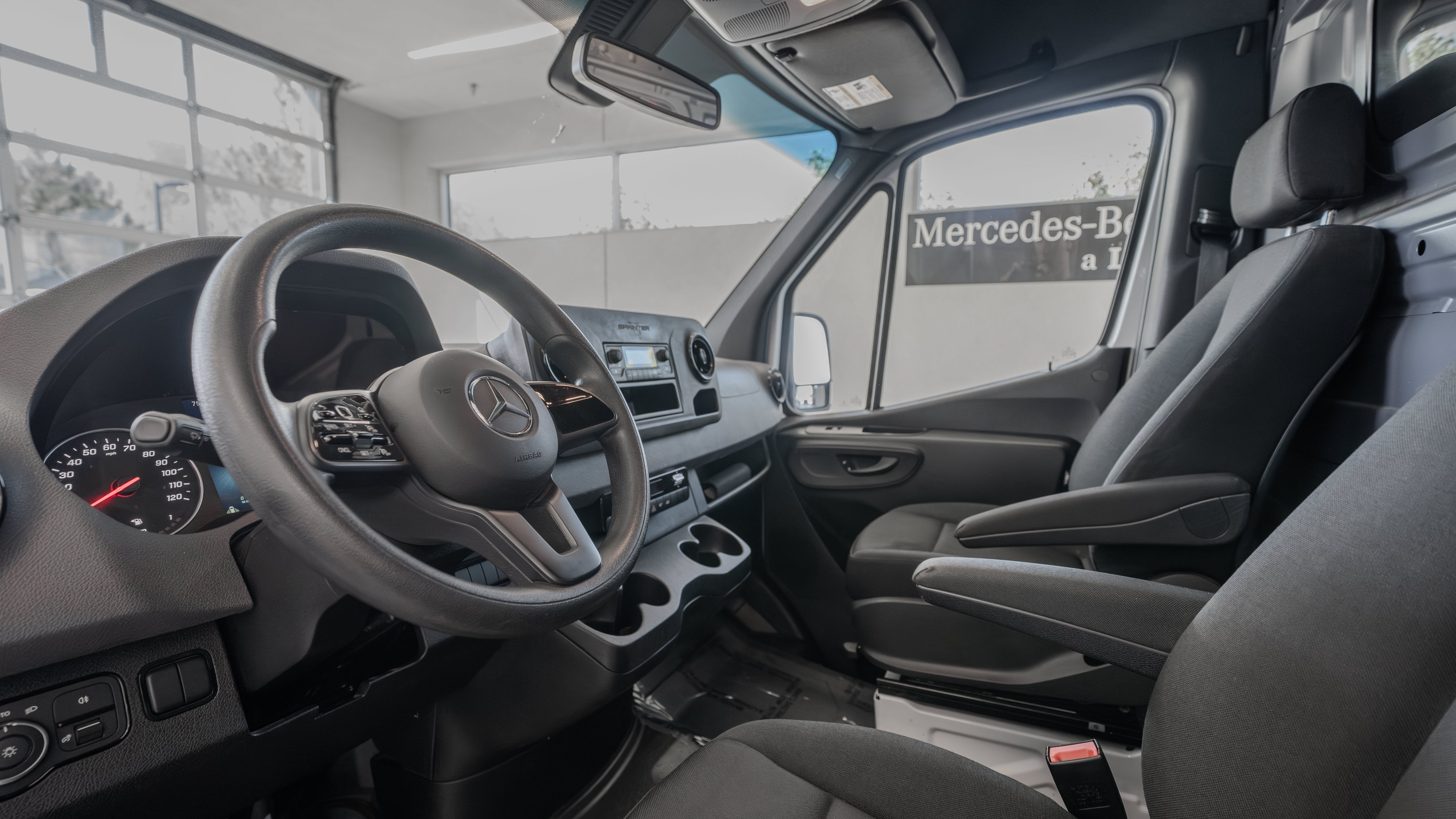Used 2024 Mercedes-Benz Sprinter 2500 image 6