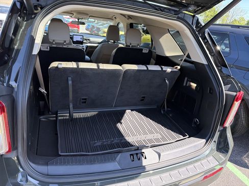 Used 2023 Ford Explorer XLT w/ Equipment Group 202A AWD/4WD image 27
