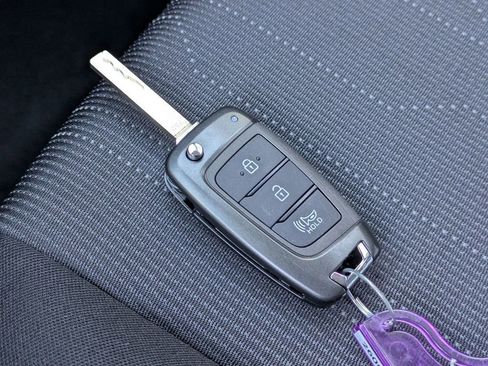 New 2026 Hyundai Venue SE image 30