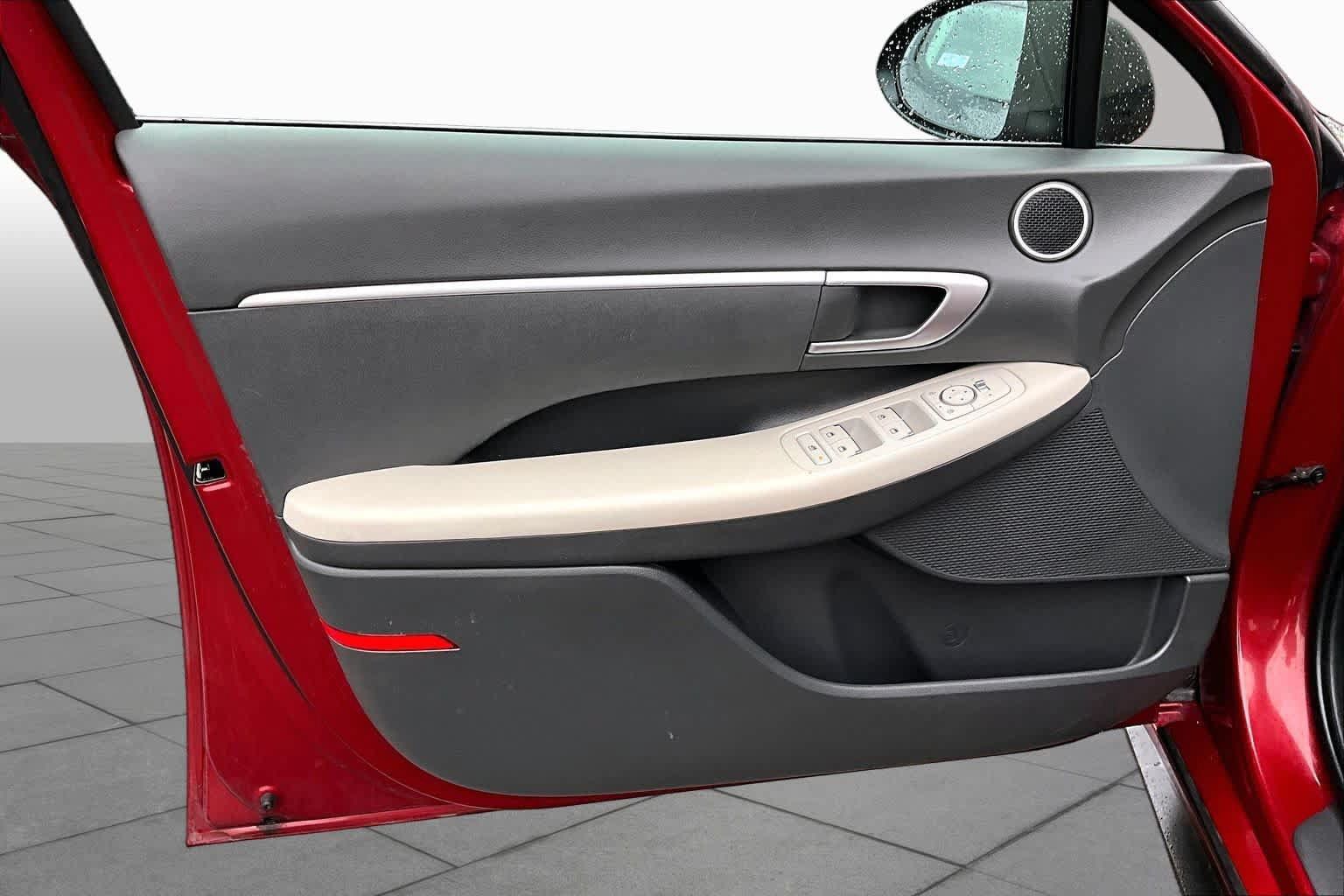 Used 2023 Hyundai Sonata SE w/ Preferred Accessory Package FWD image 20