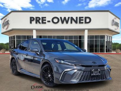 Used 2025 Toyota Camry SE w/ Convenience Package