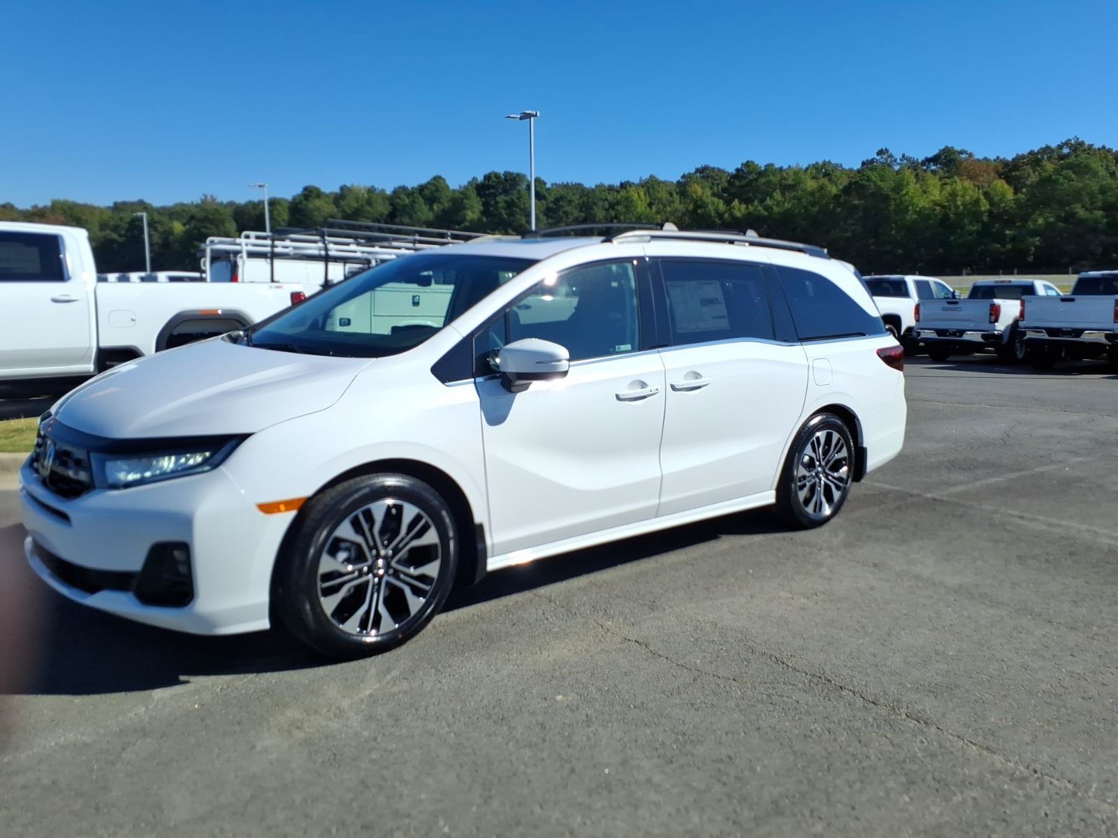 New 2027 Honda Odyssey Elite image 3