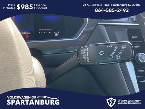 Used 2023 Volkswagen Tiguan SE w/ Panoramic Sunroof Package image 29