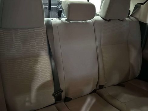 Used 2019 Toyota Tacoma SR5 AWD/4WD image 12
