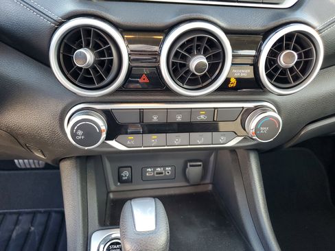 Used 2025 Nissan Sentra SV image 22