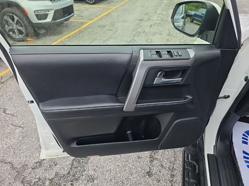 Used 2019 Toyota 4Runner SR5 Premium AWD/4WD image 15