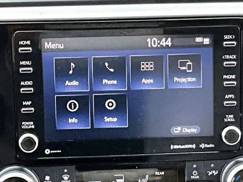 Used 2021 Toyota Highlander XLE AWD/4WD image 20