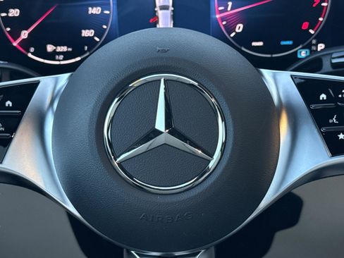 Certified 2025 Mercedes-Benz GLC 300 image 35