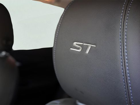 New 2026 Buick Encore GX Sport Touring image 11