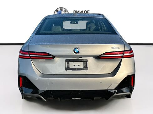 New 2026 BMW 530i w/ M Sport Package RWD image 5