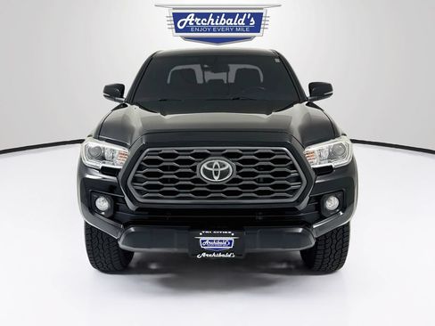 Used 2020 Toyota Tacoma TRD Off-Road w/ Technology Package AWD/4WD image 2