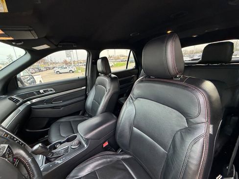 Used 2018 Ford Explorer Sport AWD/4WD image 12