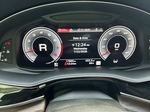 Used 2024 Audi Q8 Premium Plus AWD/4WD image 38
