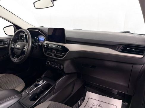 Used 2022 Ford Escape SE image 28