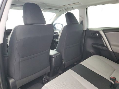 Used 2016 Toyota RAV4 XLE image 15