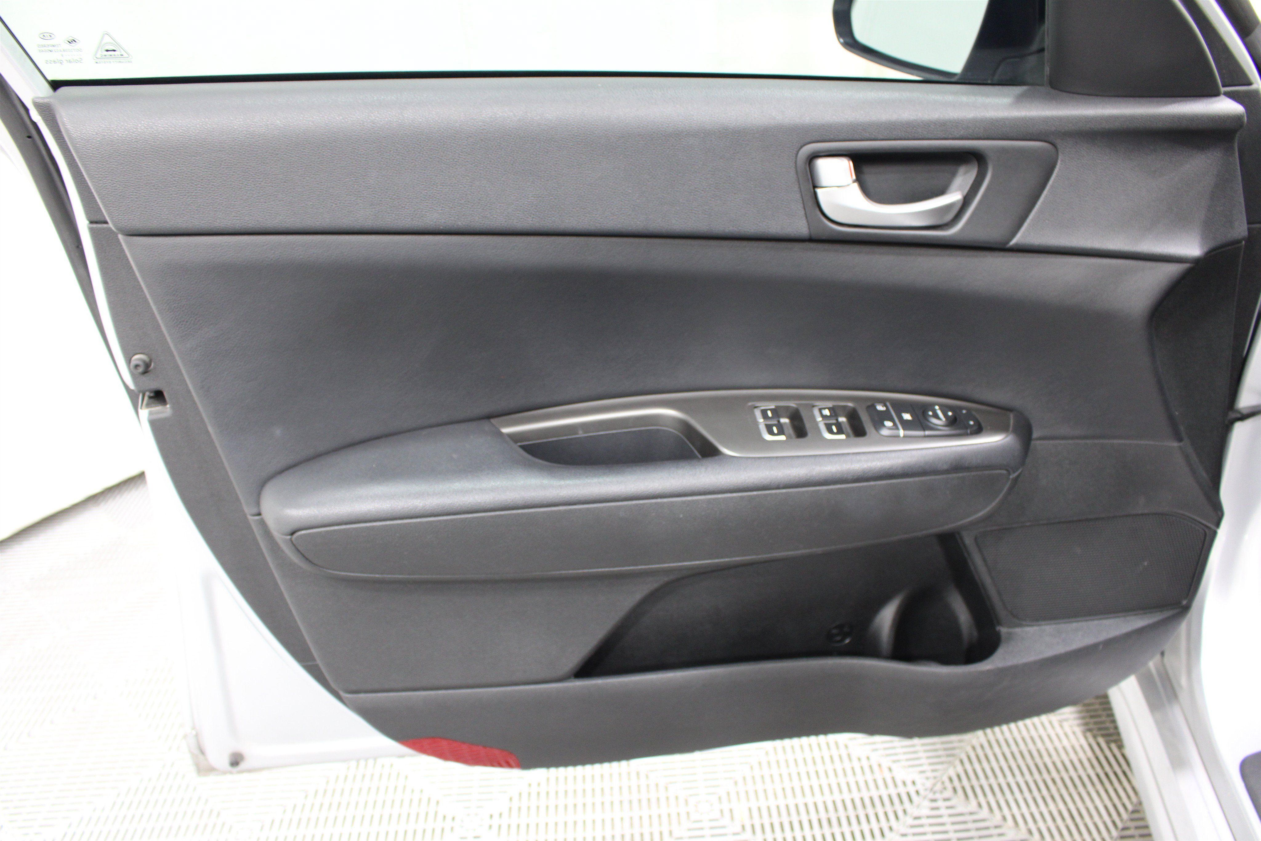Used 2019 Kia Optima LX FWD image 6