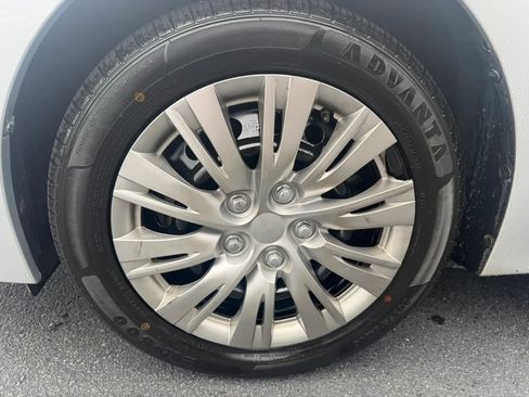 Used 2017 Toyota Corolla LE FWD image 23