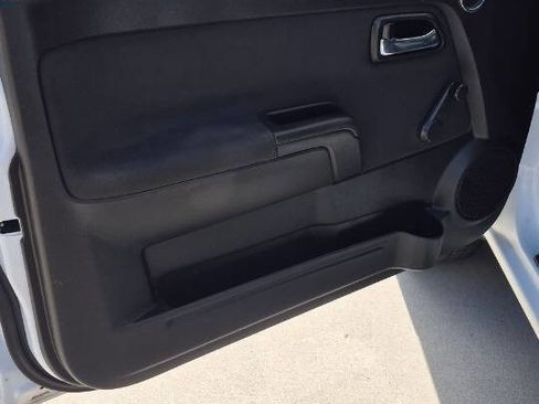 Used 2010 Chevrolet Colorado LT image 17