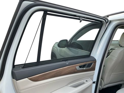 New 2026 Volkswagen Atlas SE image 24