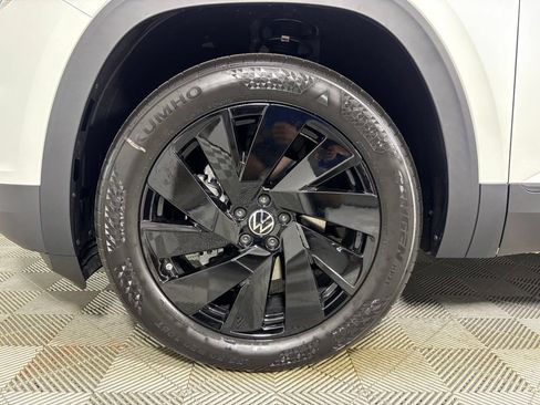 New 2026 Volkswagen Atlas Cross Sport SE AWD/4WD image 18