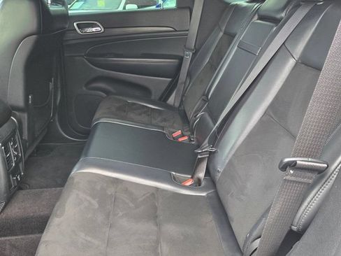 Used 2019 Jeep Grand Cherokee Altitude RWD image 37